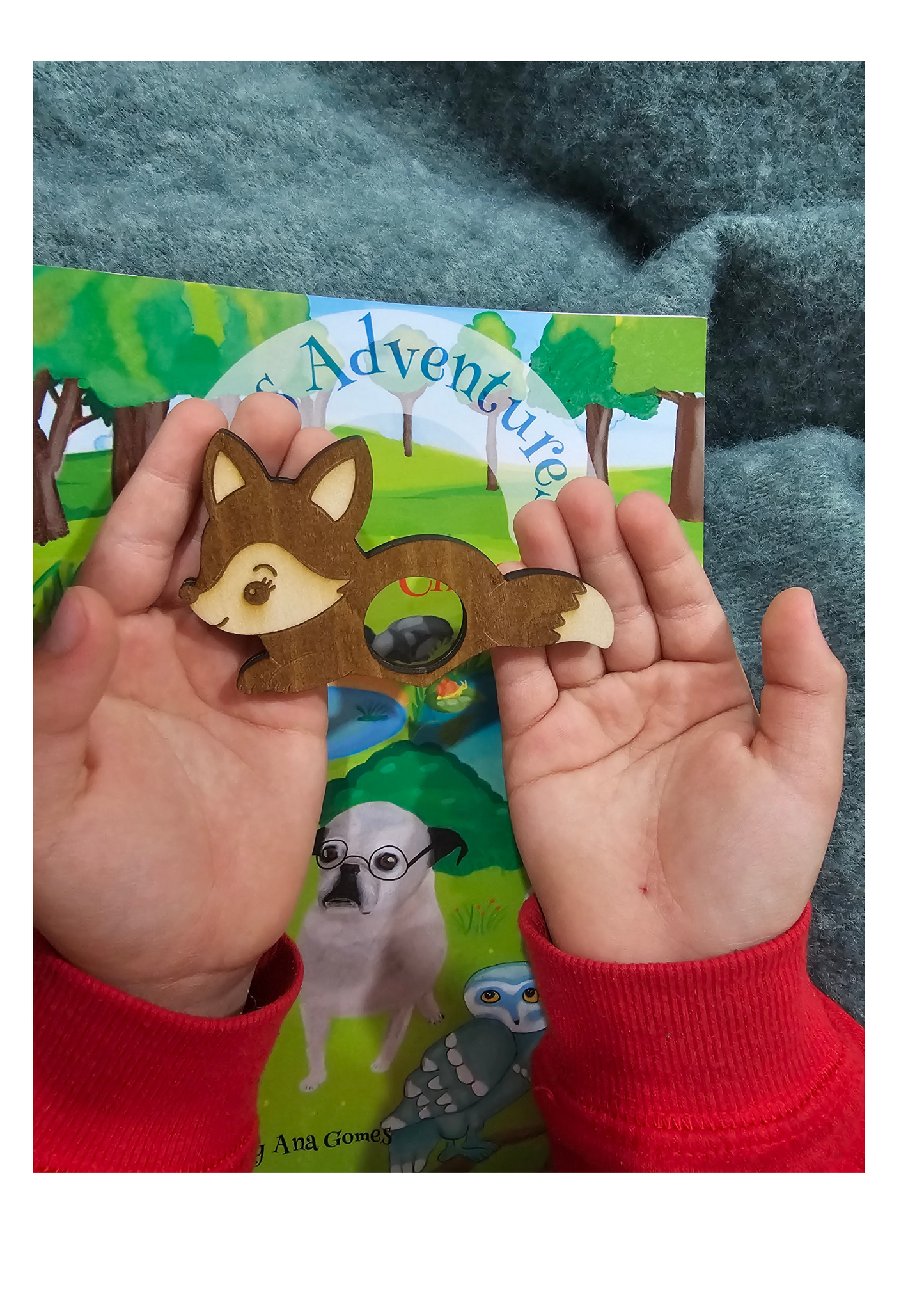 Finn the Fox – Wooden Page Holder for Comfortable Reading