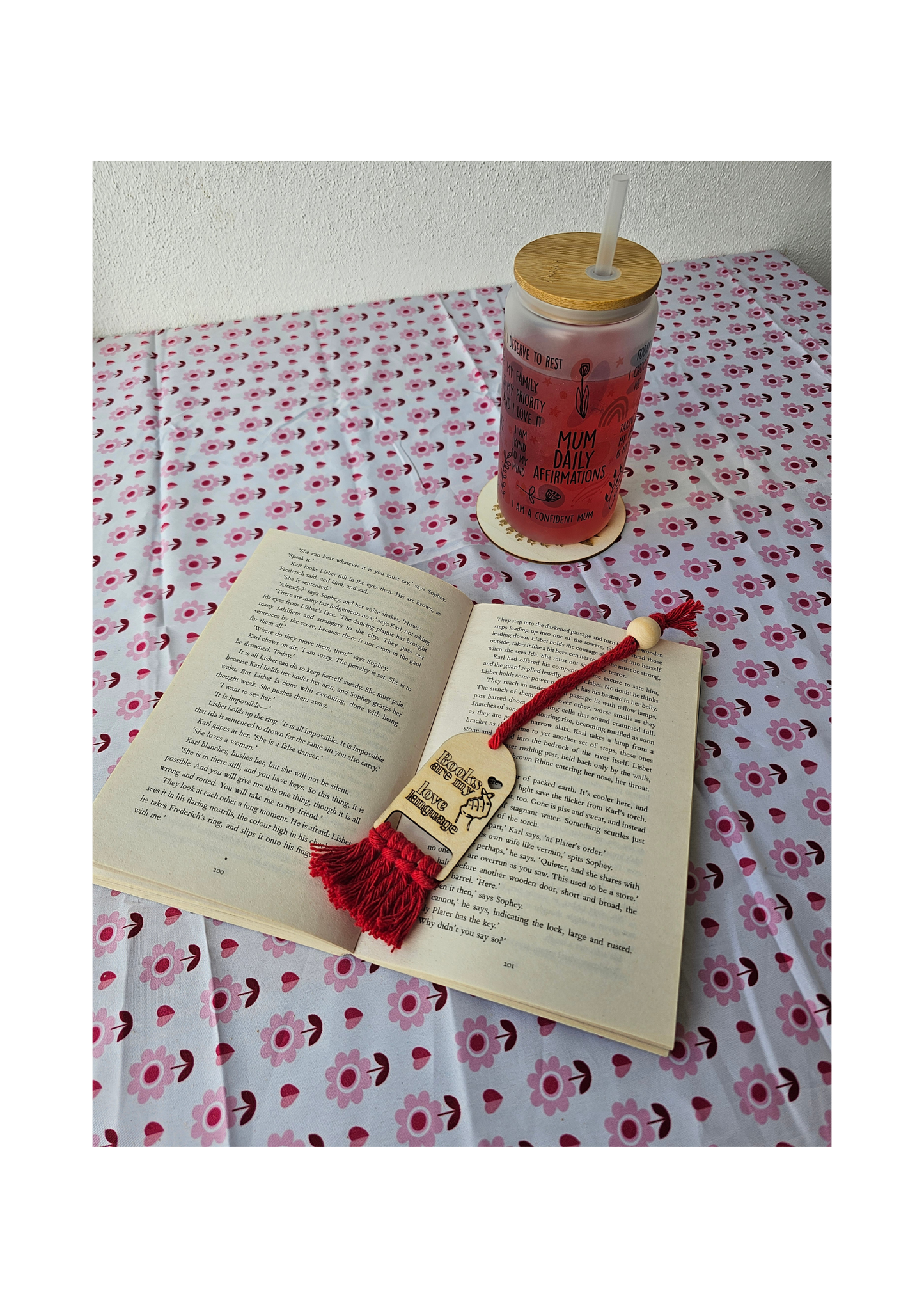 Books Are My Love Language - Macramé Wooden Bookmark