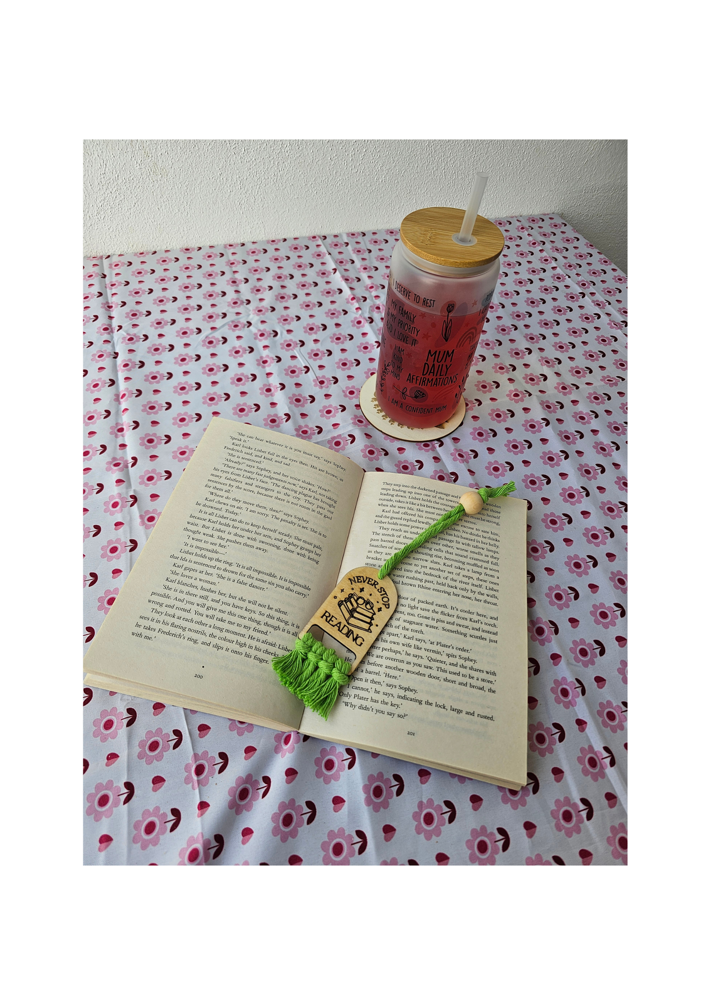 Never Stop Reading - Macramé Wooden Bookmark