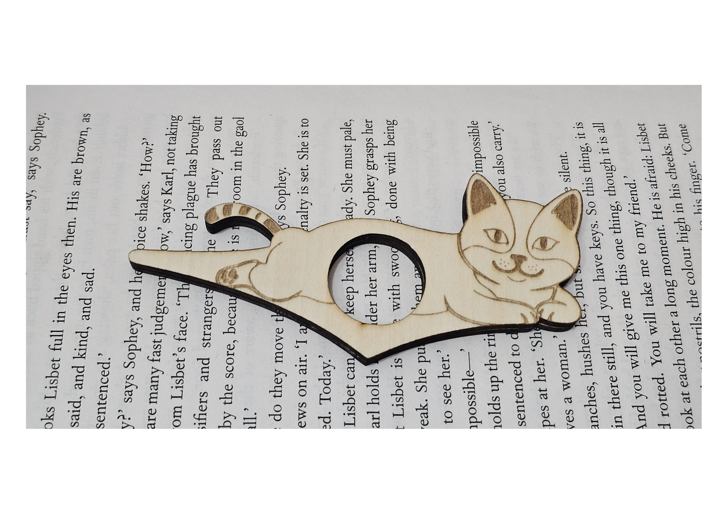 Cleo the Cat – Wooden Page Holder for Comfortable Reading