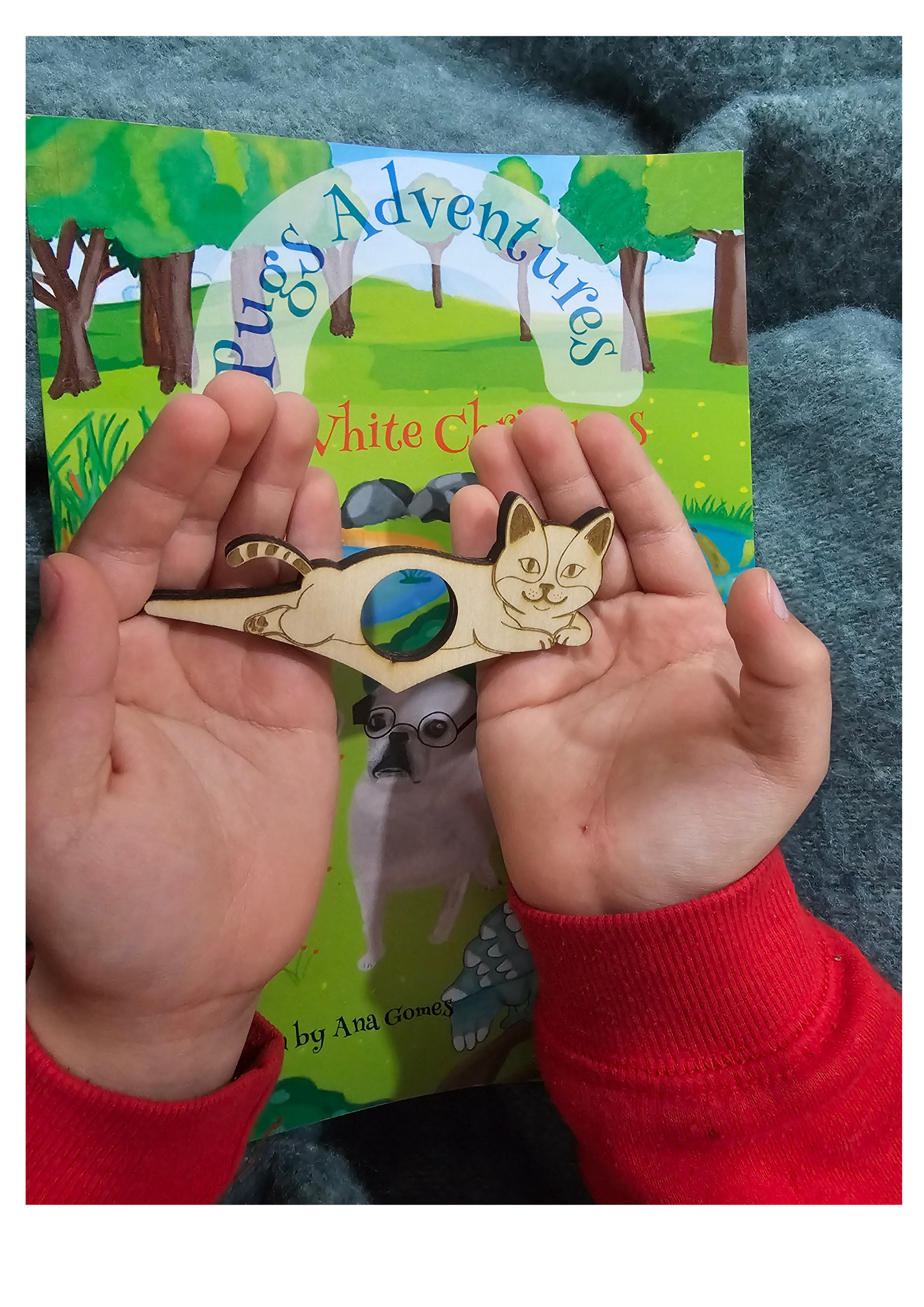 Cleo the Cat – Wooden Page Holder for Comfortable Reading