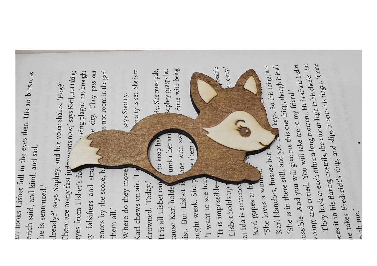 Finn the Fox – Wooden Page Holder for Comfortable Reading